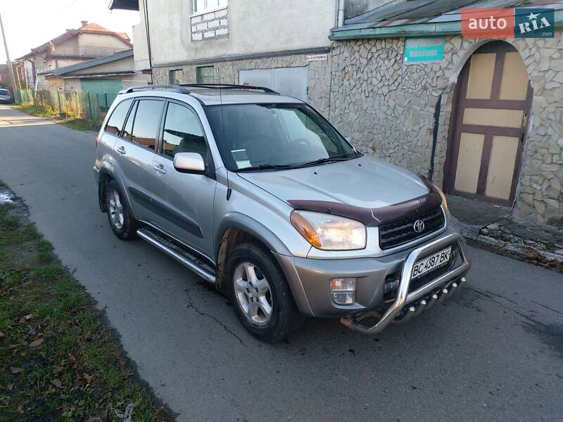 Внедорожник / Кроссовер Toyota RAV4 2001 в Стрые