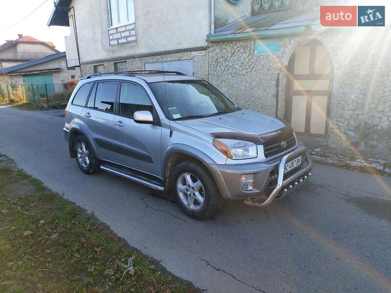 Внедорожник / Кроссовер Toyota RAV4 2001 в Стрые