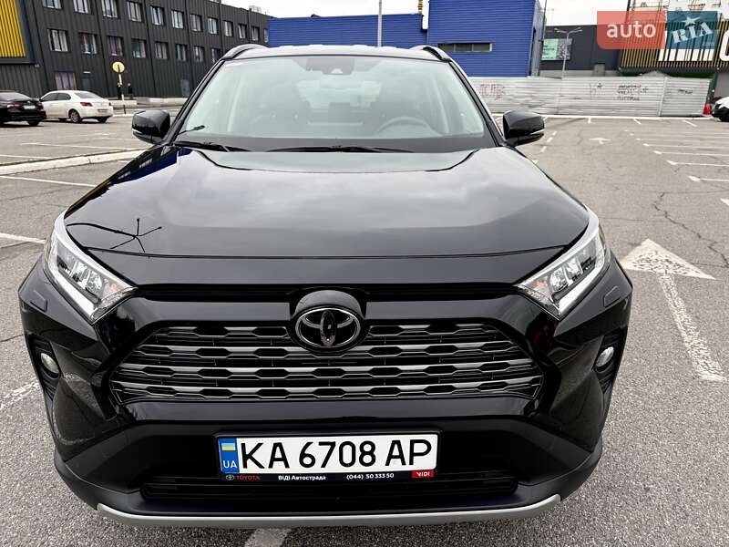 Позашляховик / Кросовер Toyota RAV4 2020 в Києві