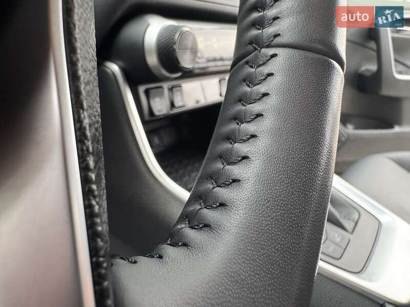 Позашляховик / Кросовер Toyota RAV4 2020 в Києві
