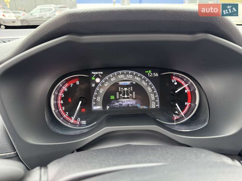 Позашляховик / Кросовер Toyota RAV4 2020 в Києві