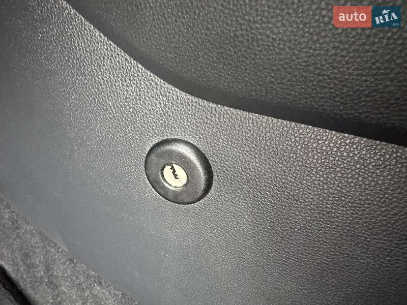 Позашляховик / Кросовер Toyota RAV4 2020 в Києві