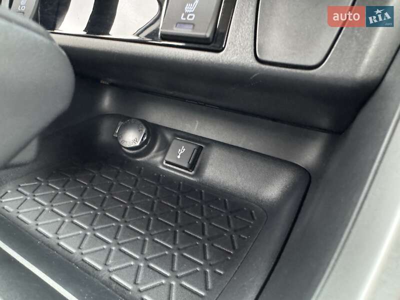 Позашляховик / Кросовер Toyota RAV4 2020 в Києві