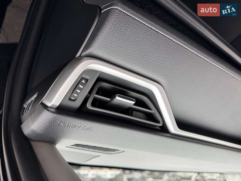 Позашляховик / Кросовер Toyota RAV4 2020 в Києві