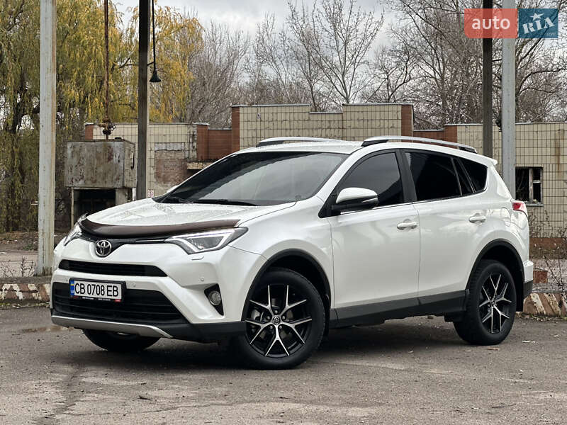 Внедорожник / Кроссовер Toyota RAV4 2016 в Киеве