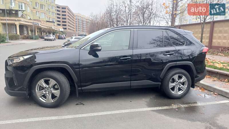 Внедорожник / Кроссовер Toyota RAV4 2022 в Киеве