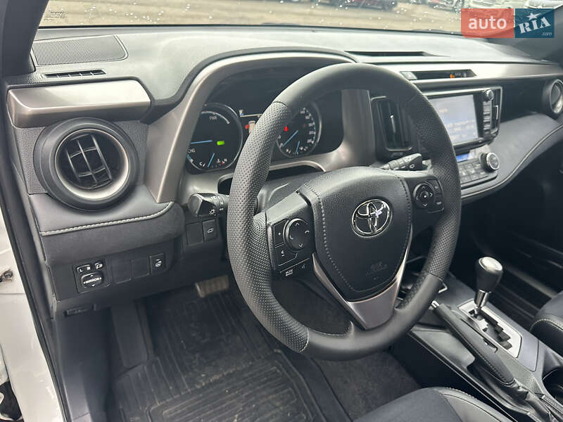 Внедорожник / Кроссовер Toyota RAV4 2016 в Киеве фото 17 Внедорожник / Кроссовер Toyota RAV4 2016 в Киеве
