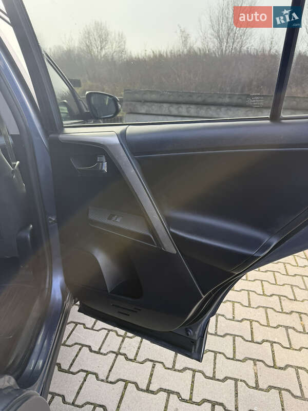 Внедорожник / Кроссовер Toyota RAV4 2014 в Ивано-Франковске фото 12 Внедорожник / Кроссовер Toyota RAV4 2014 в Ивано-Франковске