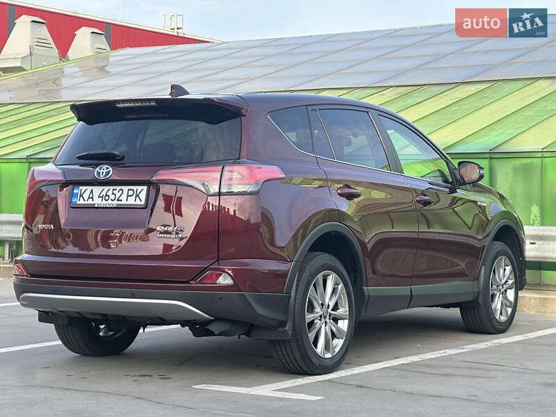 Внедорожник / Кроссовер Toyota RAV4 2017 в Киеве