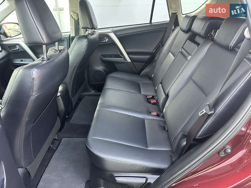 Внедорожник / Кроссовер Toyota RAV4 2017 в Киеве