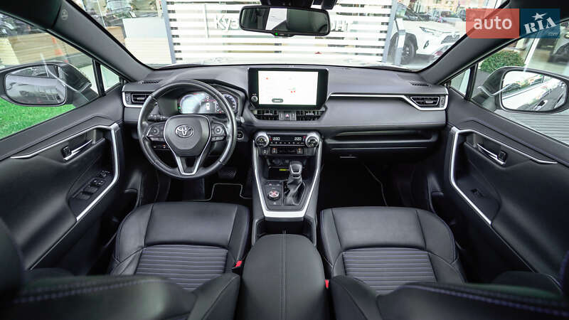 Внедорожник / Кроссовер Toyota RAV4 2023 в Львове