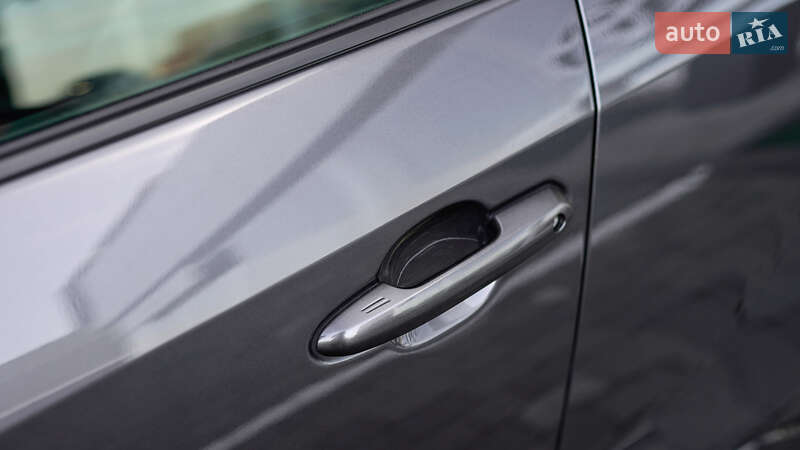 Внедорожник / Кроссовер Toyota RAV4 2023 в Львове