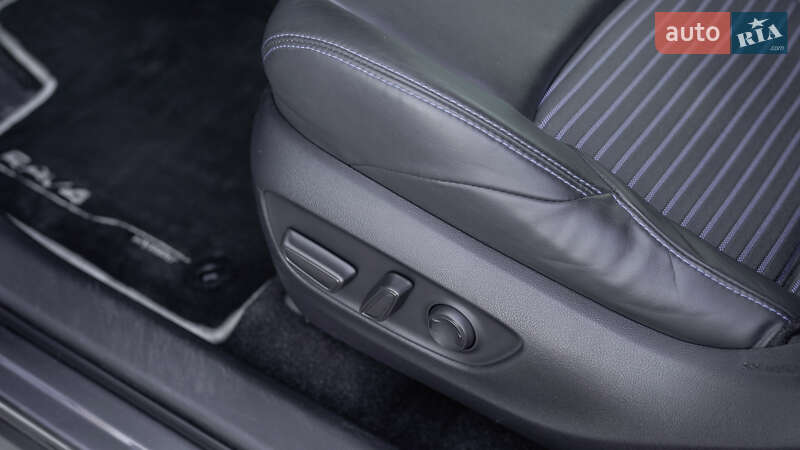 Внедорожник / Кроссовер Toyota RAV4 2023 в Львове