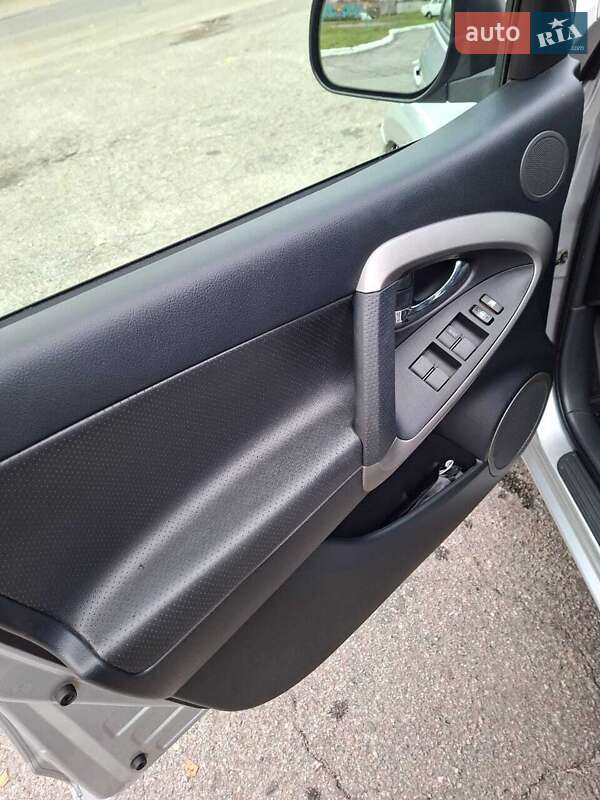 Внедорожник / Кроссовер Toyota RAV4 2006 в Харькове фото 4 Внедорожник / Кроссовер Toyota RAV4 2006 в Харькове