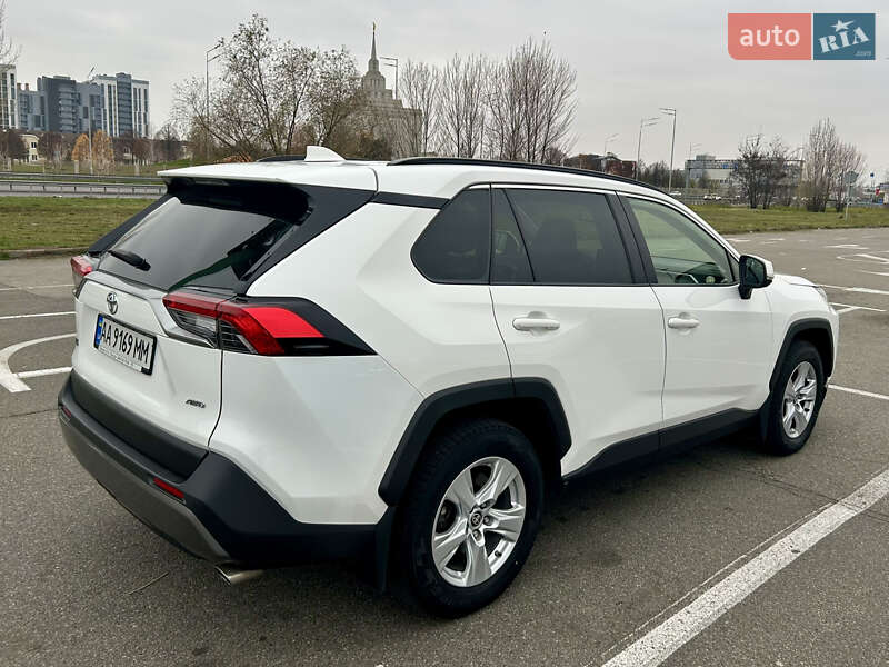 Внедорожник / Кроссовер Toyota RAV4 2019 в Киеве фото 5 Внедорожник / Кроссовер Toyota RAV4 2019 в Киеве