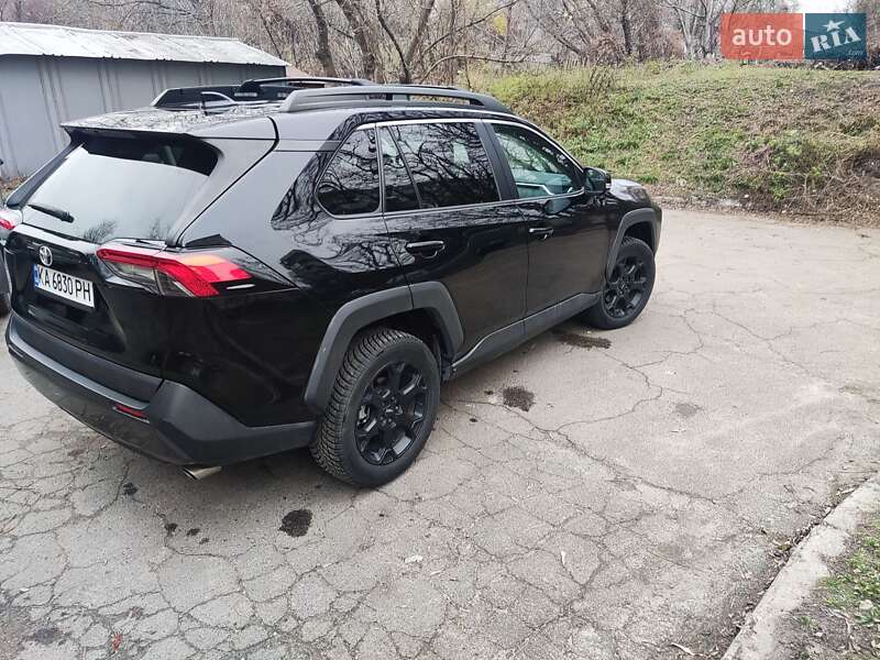 Внедорожник / Кроссовер Toyota RAV4 2019 в Киеве
