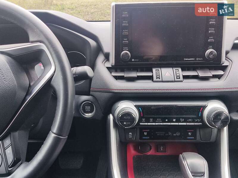 Внедорожник / Кроссовер Toyota RAV4 2019 в Киеве