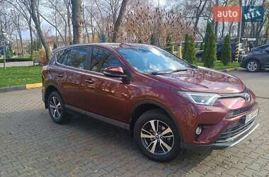 Внедорожник / Кроссовер Toyota RAV4 2017 в Александрие