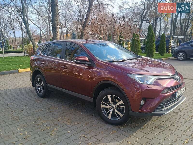 Позашляховик / Кросовер Toyota RAV4 2017 в Олександрії фото Позашляховик / Кросовер Toyota RAV4 2017 в Олександрії
