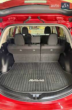 Внедорожник / Кроссовер Toyota RAV4 2016 в Харькове