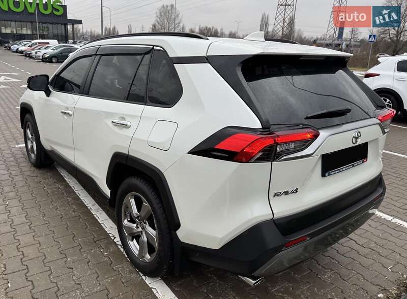 Внедорожник / Кроссовер Toyota RAV4 2019 в Киеве фото 4 Внедорожник / Кроссовер Toyota RAV4 2019 в Киеве