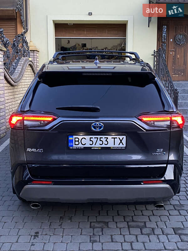 Внедорожник / Кроссовер Toyota RAV4 2022 в Самборе