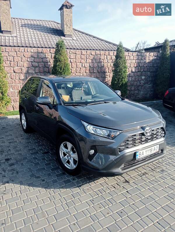 Внедорожник / Кроссовер Toyota RAV4 2021 в Кропивницком
