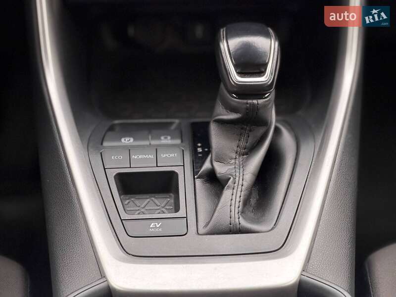 Внедорожник / Кроссовер Toyota RAV4 2020 в Кривом Роге фото 49 Внедорожник / Кроссовер Toyota RAV4 2020 в Кривом Роге