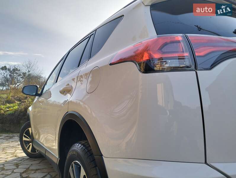 Внедорожник / Кроссовер Toyota RAV4 2018 в Ровно фото 32 Внедорожник / Кроссовер Toyota RAV4 2018 в Ровно