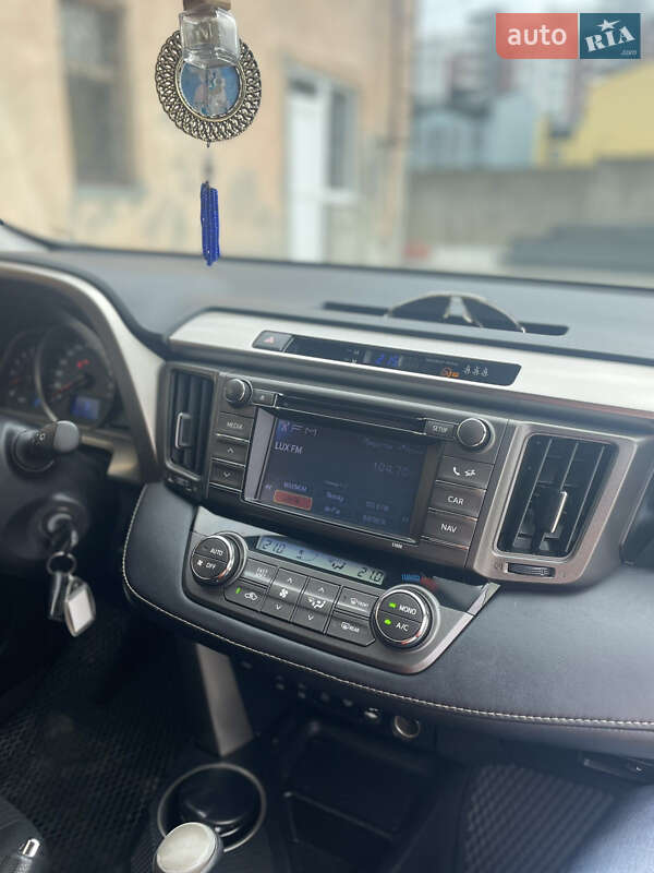 Внедорожник / Кроссовер Toyota RAV4 2013 в Львове