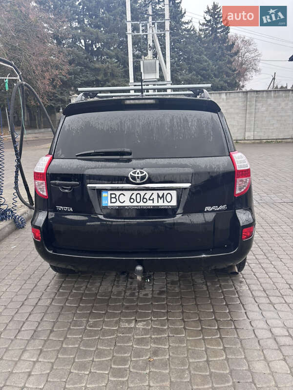 Внедорожник / Кроссовер Toyota RAV4 2012 в Львове