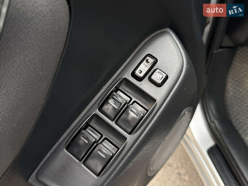 Позашляховик / Кросовер Toyota RAV4 2004 в Одесі фото 14 Позашляховик / Кросовер Toyota RAV4 2004 в Одесі