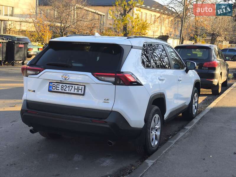 Позашляховик / Кросовер Toyota RAV4 2020 в Києві
