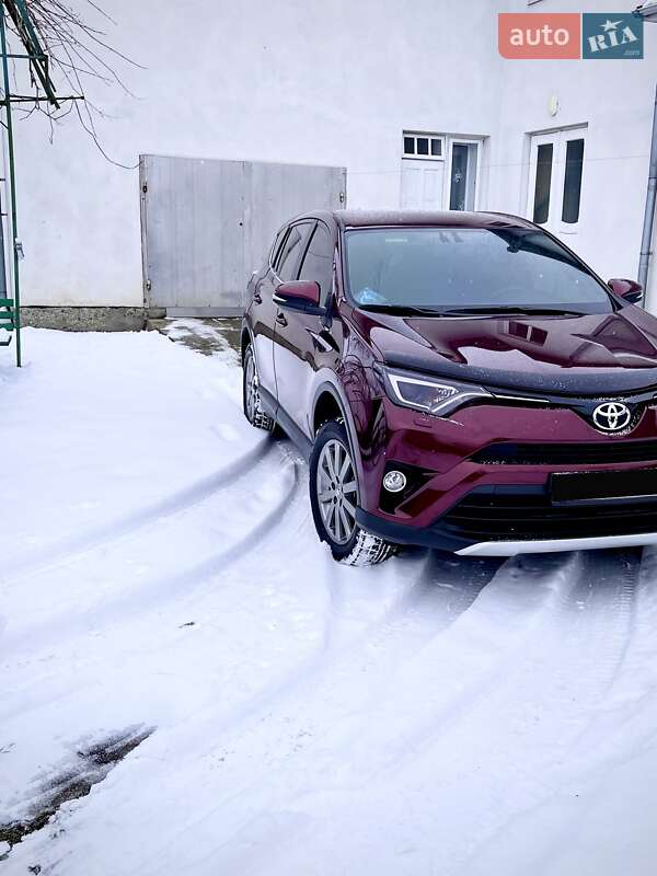Внедорожник / Кроссовер Toyota RAV4 2017 в Ивано-Франковске фото 4 Внедорожник / Кроссовер Toyota RAV4 2017 в Ивано-Франковске