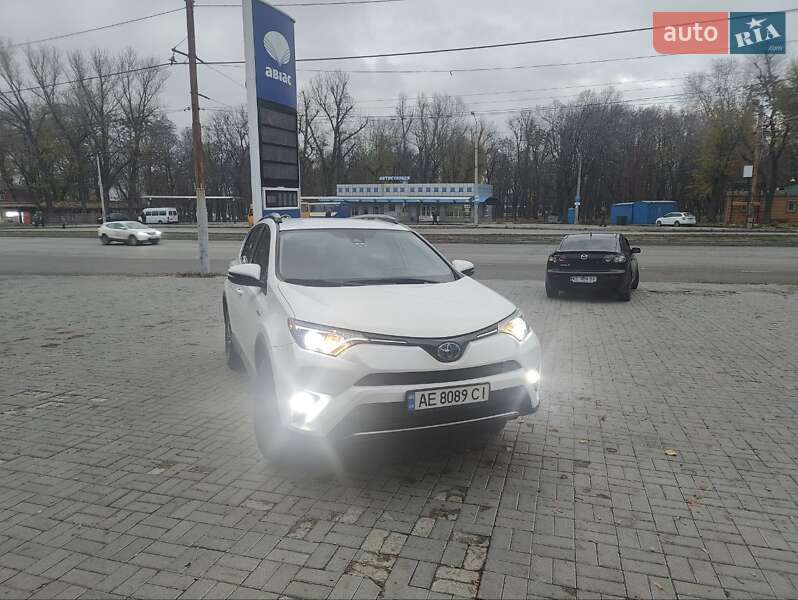 Позашляховик / Кросовер Toyota RAV4 2018 в Дніпрі фото 5 Позашляховик / Кросовер Toyota RAV4 2018 в Дніпрі