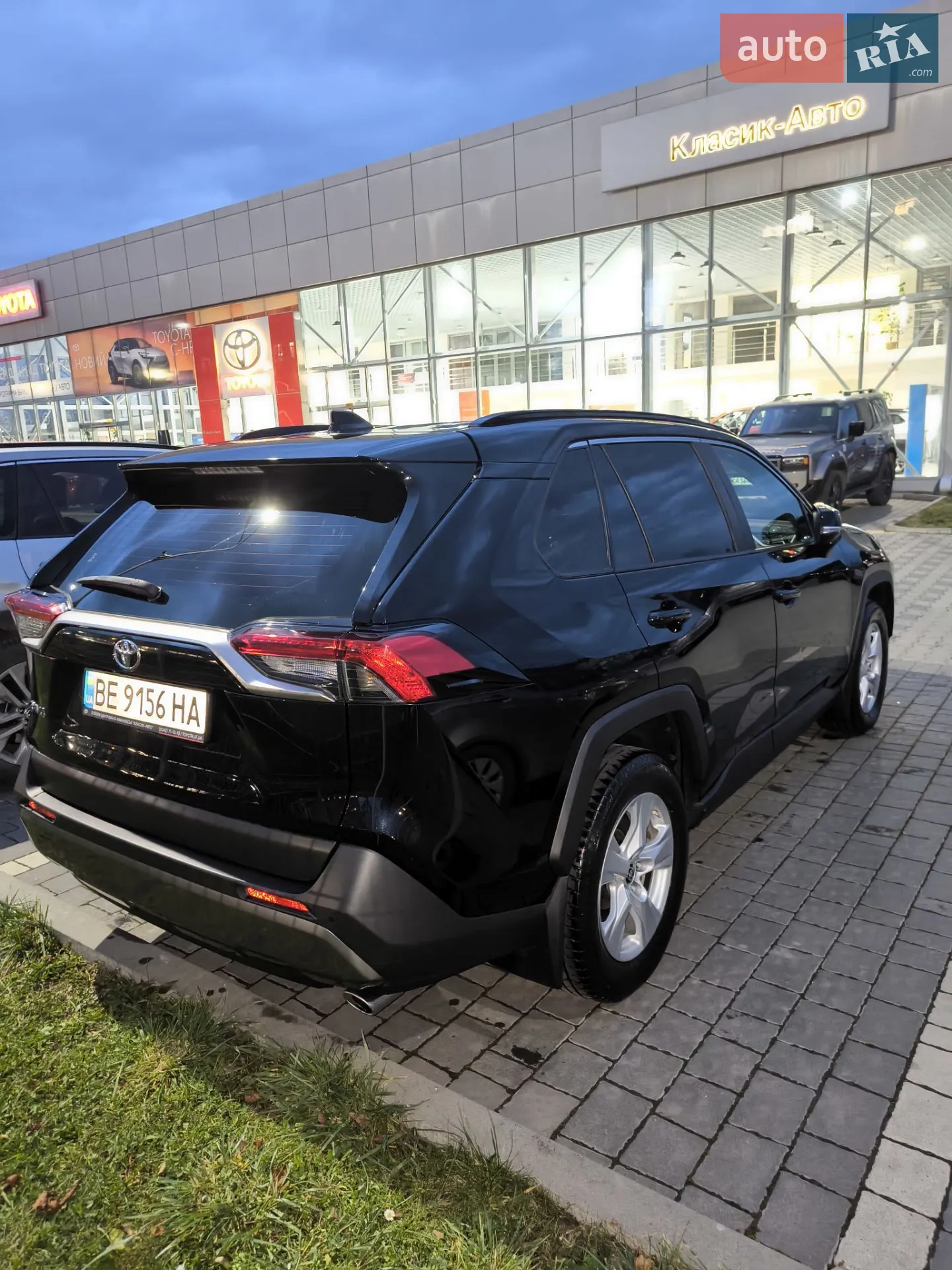 2019 Toyota RAV 4 - фото 1
