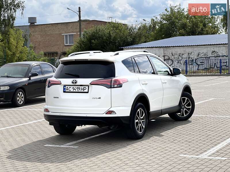Внедорожник / Кроссовер Toyota RAV4 2018 в Нововолынске фото 16 Внедорожник / Кроссовер Toyota RAV4 2018 в Нововолынске