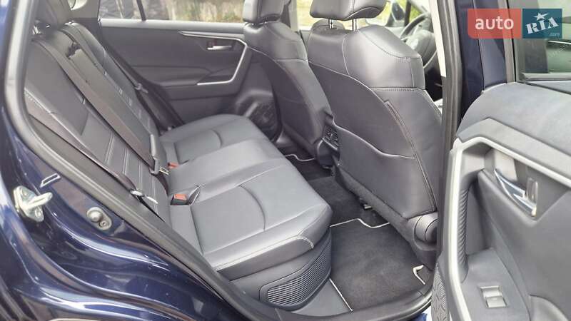 Позашляховик / Кросовер Toyota RAV4 2023 в Києві