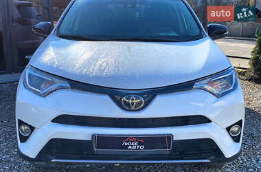 Позашляховик / Кросовер Toyota RAV4 2018 в Івано-Франківську