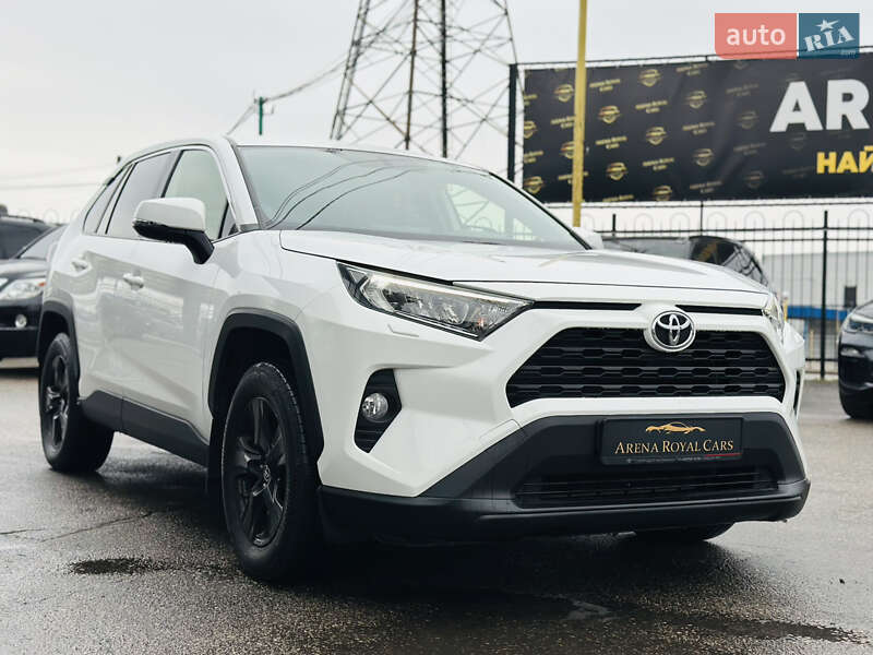 Внедорожник / Кроссовер Toyota RAV4 2021 в Харькове