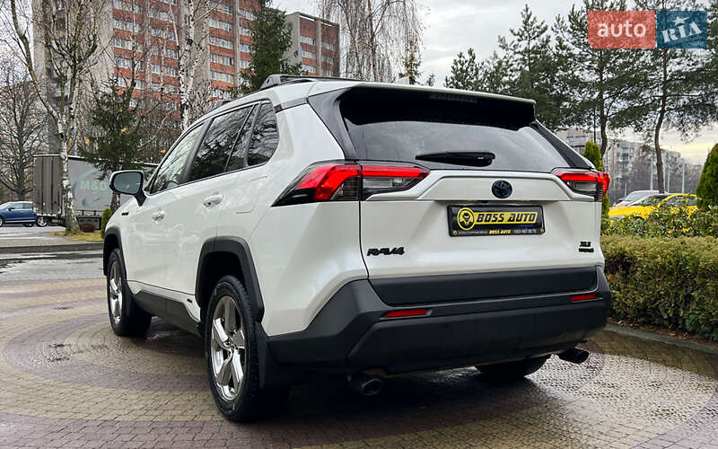 Позашляховик / Кросовер Toyota RAV4 2021 в Львові