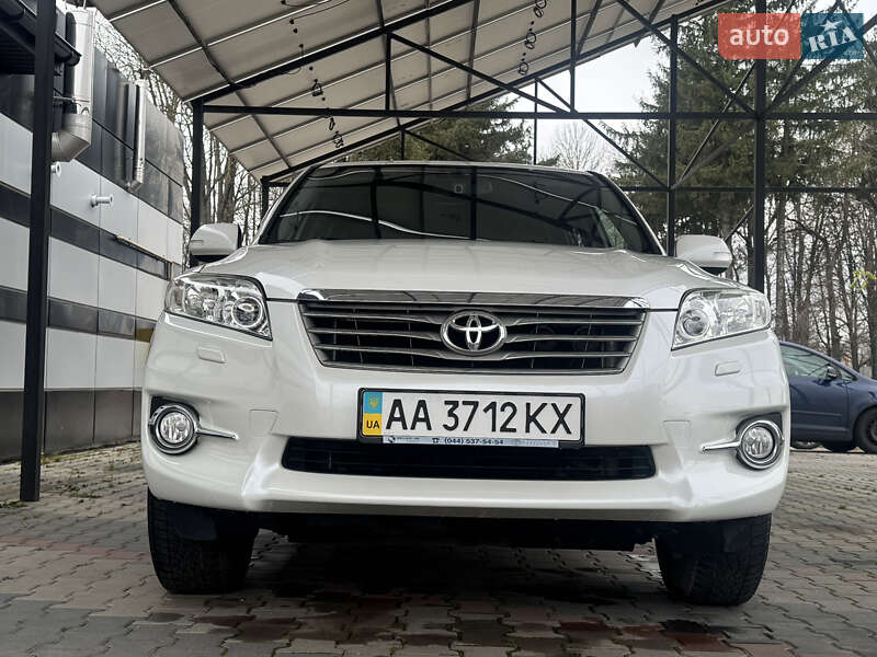 Внедорожник / Кроссовер Toyota RAV4 2011 в Виннице