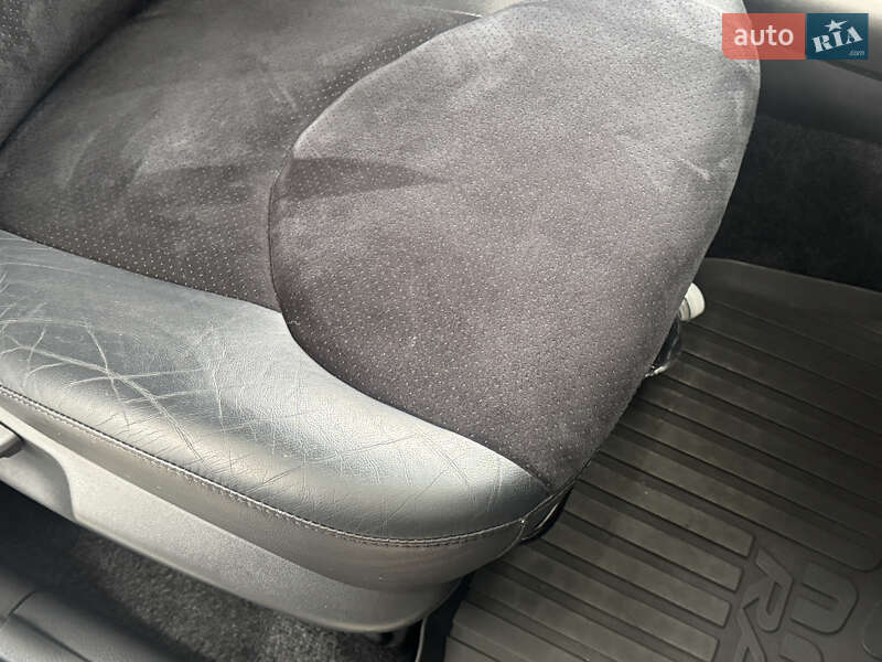 Внедорожник / Кроссовер Toyota RAV4 2011 в Виннице