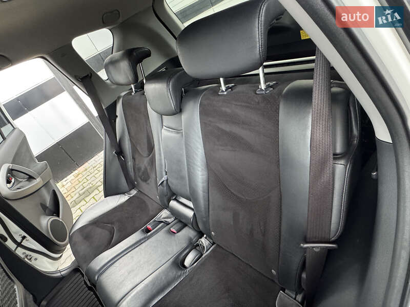 Внедорожник / Кроссовер Toyota RAV4 2011 в Виннице