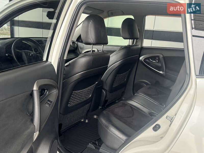 Внедорожник / Кроссовер Toyota RAV4 2011 в Виннице