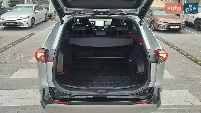 Внедорожник / Кроссовер Toyota RAV4 2024 в Киеве