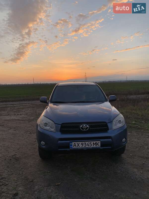 Позашляховик / Кросовер Toyota RAV4 2007 в Харкові