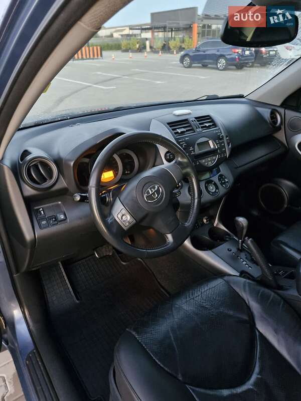 Позашляховик / Кросовер Toyota RAV4 2006 в Вінниці