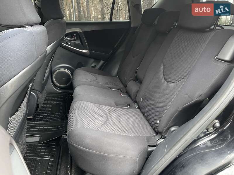 Внедорожник / Кроссовер Toyota RAV4 2008 в Киеве