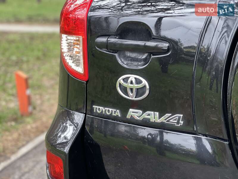 Внедорожник / Кроссовер Toyota RAV4 2008 в Киеве